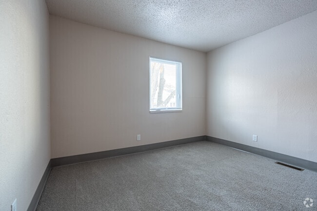 4BR, 2BA - 1,200SF - Primary Bedroom