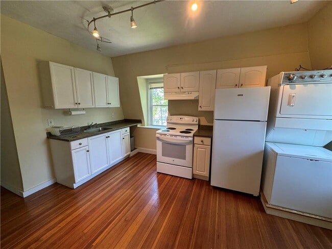 Photo - 26 Ayrault St Unit 3