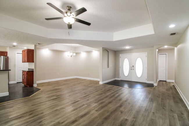 Photo - 8343 Natoma St