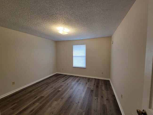 Photo - $1195 - 2/2 - Jefferson Square Apartment - Move in Special