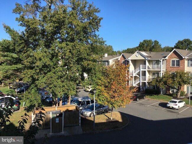 Building Photo - 64 Versailles Ct