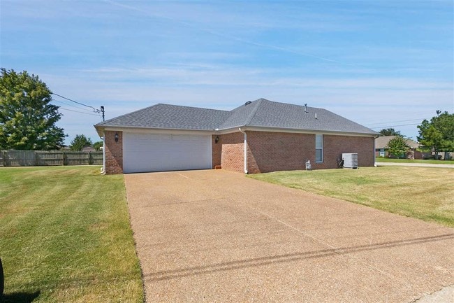 Building Photo - 88 Romie Dr