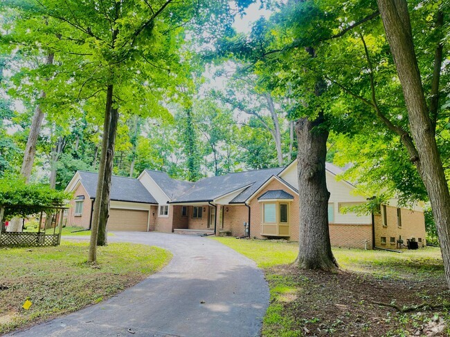 Building Photo - 28118 Forestbrook Dr Rental