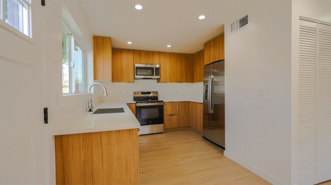 Photo - 130 W 59th Pl Unit 1302