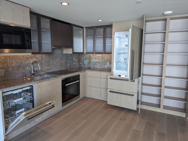 Photo - 2212 Unit 1603