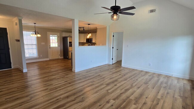 Photo - Beautiful home just minutes to Medina Middle School with Lawn care included