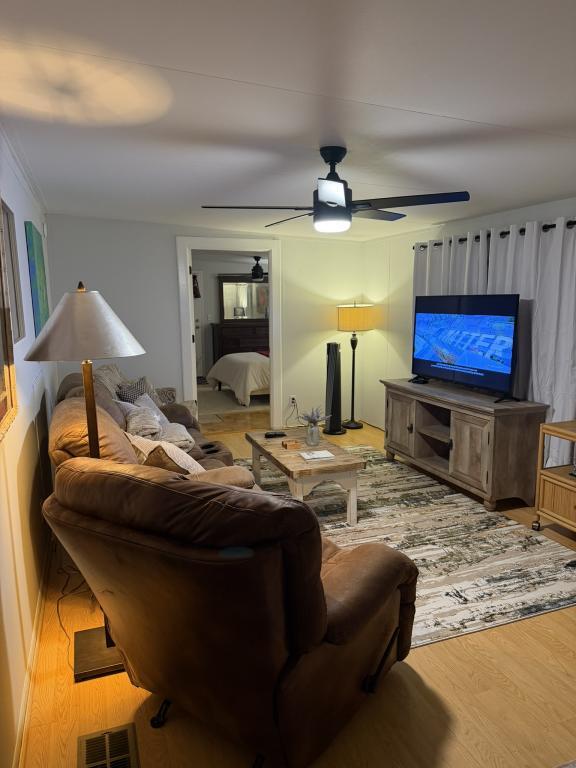 Photo - 1219 Thomas Dr