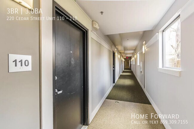 Photo - 220 Cedar St