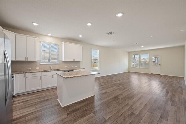 Photo - 184 Gunther Way