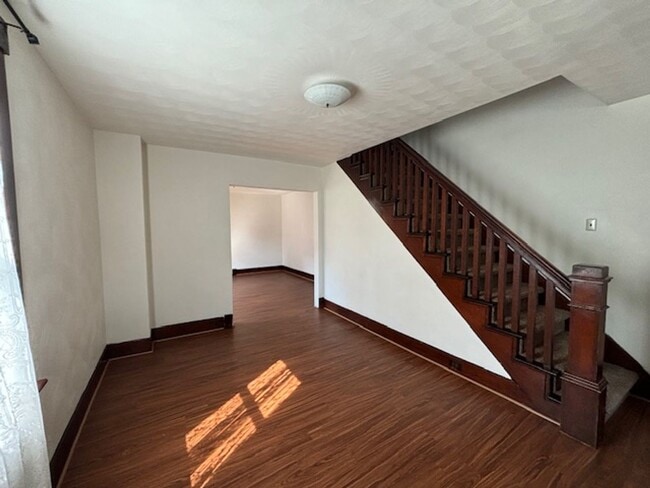 Photo - 1452-1454-1454 Franklin St