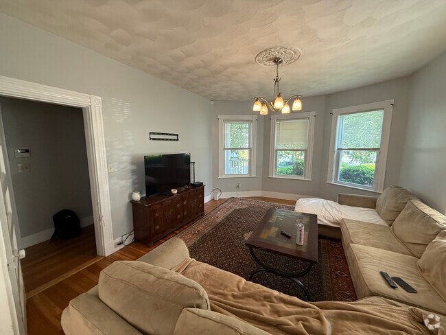 Building Photo - 14 Marlboro St Rental