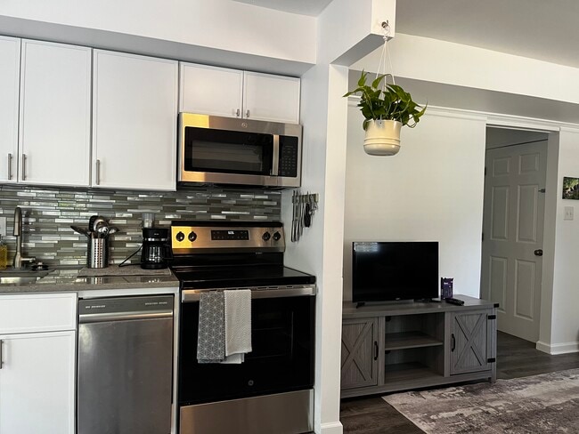 Open floor plan - 1547 Fountain Ridge Rd Unit 2