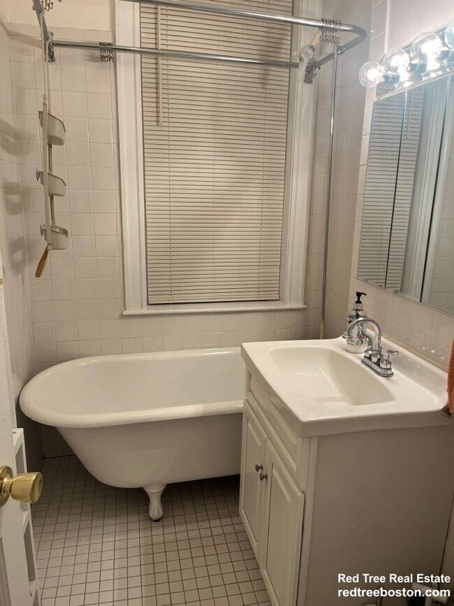 Photo - 319 Allston St Unidad 3