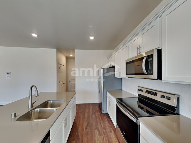 Photo - 9524 W Shumard St