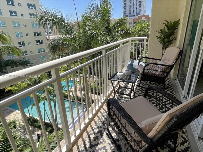 Photo - 2000 N Bayshore Dr Unidad 525 Rental