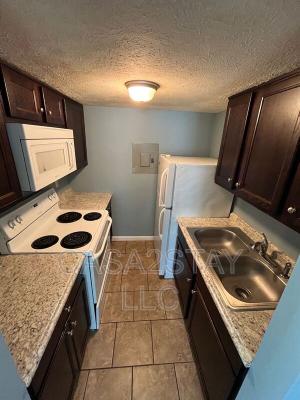 Building Photo - 411 Iowa Ave Unit 4