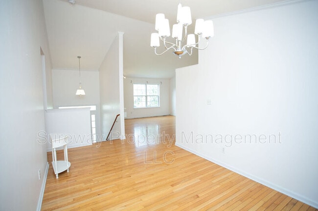 Photo - 712 Sage Hill Dr