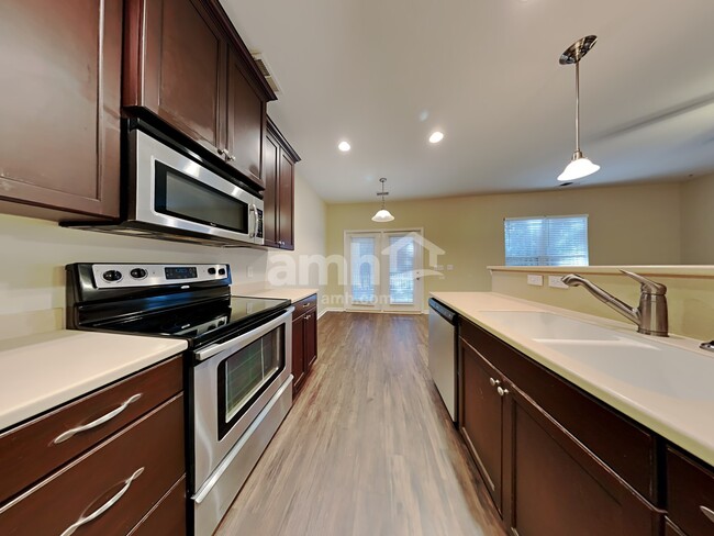 Photo - 510 Summer Hill Way