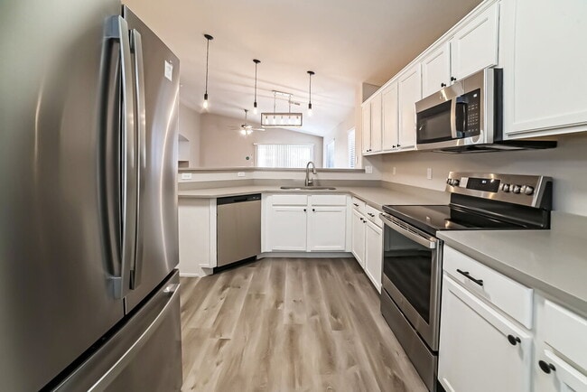 Photo - 15337 W Lundberg St