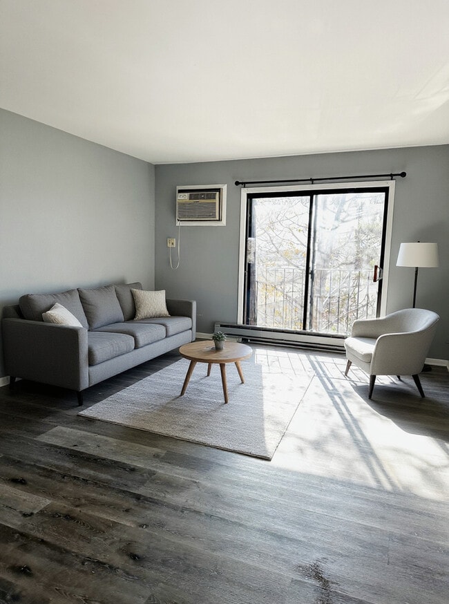 Photo - 190 S Waters Edge Dr