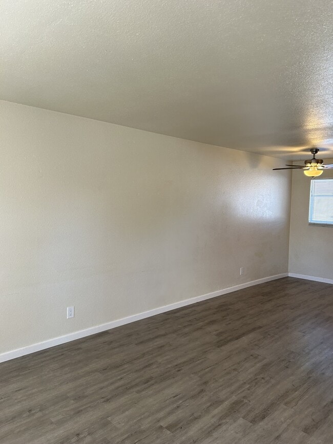 120 E Fairmont Ave