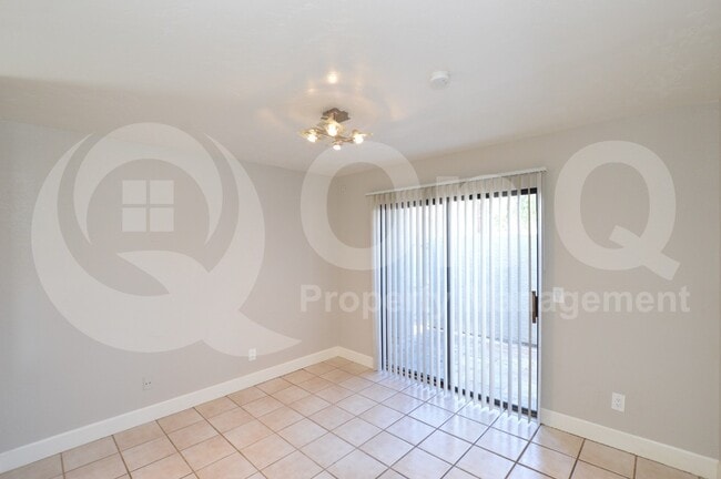 Photo - 850 S River Dr