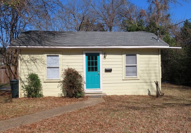 Building Photo - Quaint 1 Bedroom 1 Bath off S. Donnybrook