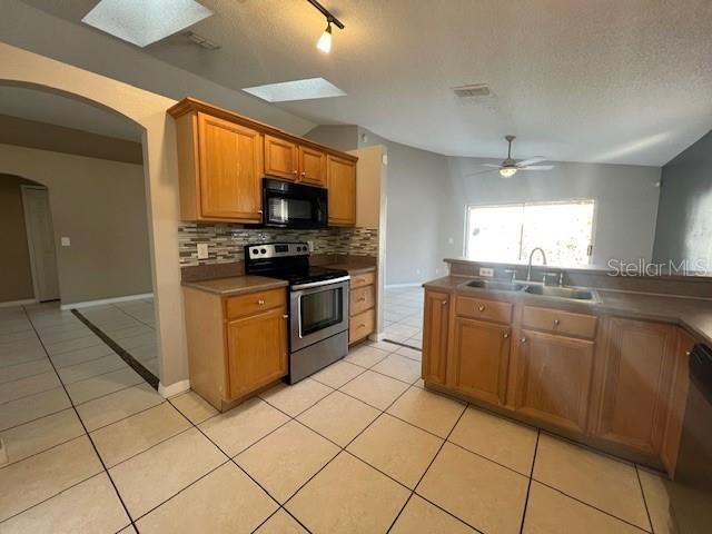 Photo - 202 Woodbury Pines Cir
