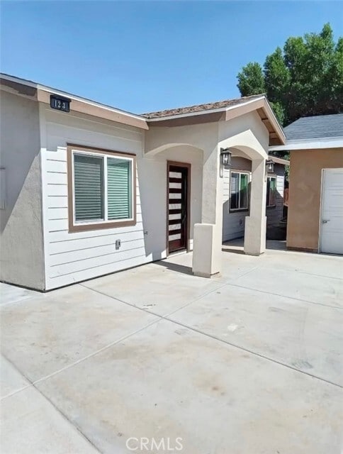 Building Photo - 125 N Orangewood St