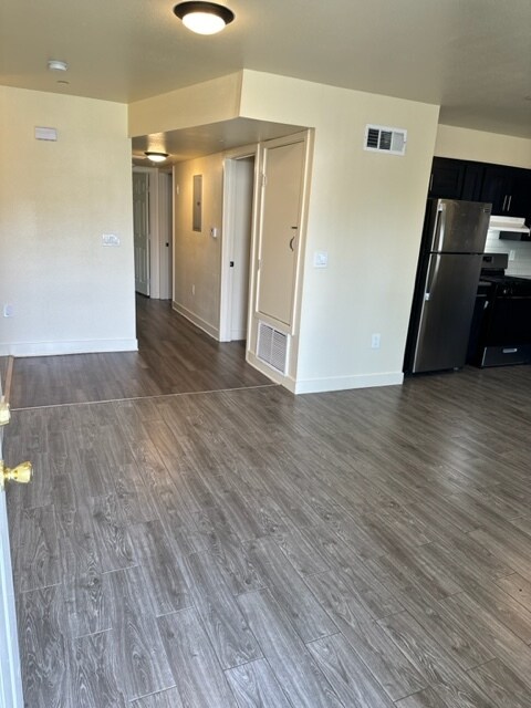 Photo - 322-324 E 33rd St