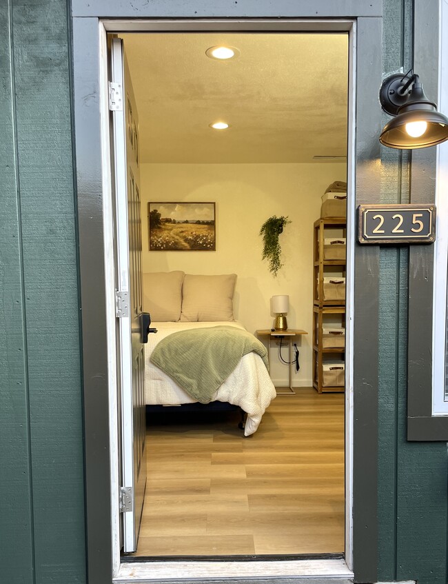 Photo - 225 E Branch St