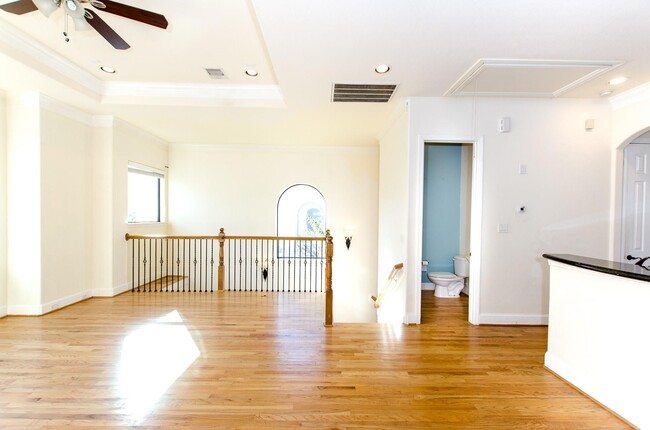 Photo - 308 Grove St