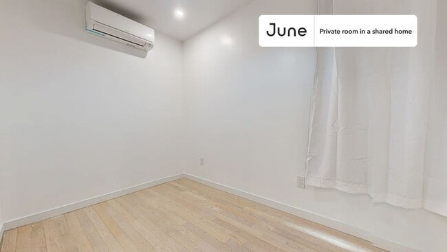 Building Photo - Room in Shared 4 bed/2 bath home