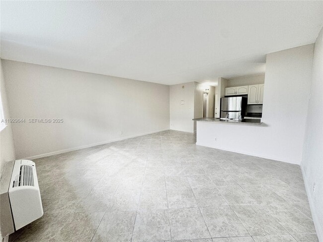 Photo - 2401 Riverside Dr Unidad 518-B