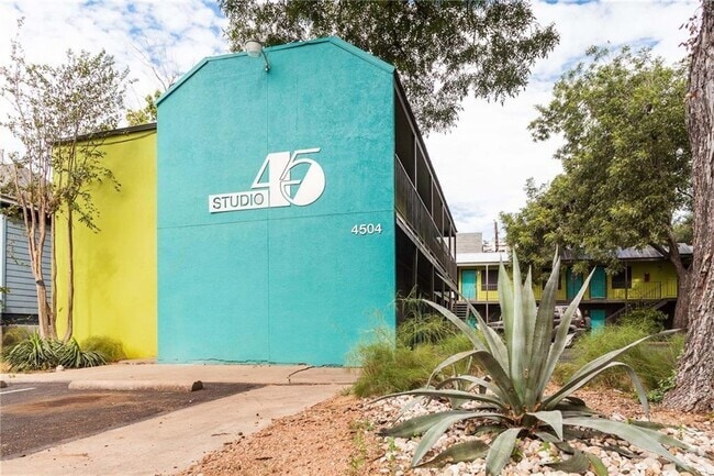 Building Photo - 4504 Speedway Unit 202, 205 Rental