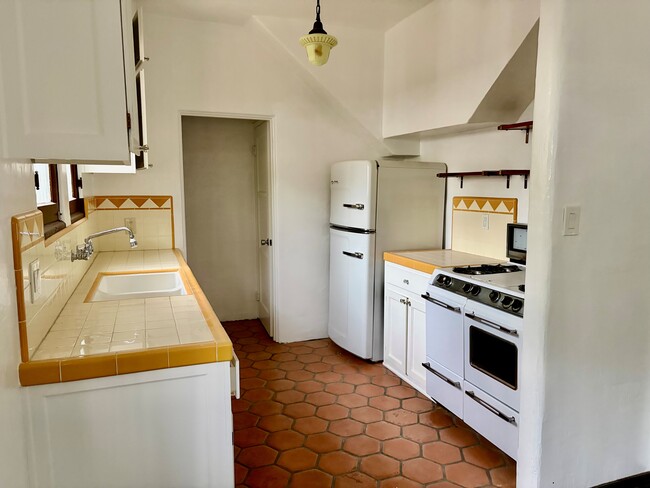 Photo - 1519 N Hayworth Ave Unidad 1519 Hayworth