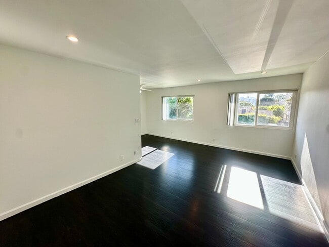 Photo - 3950 Inglewood Blvd