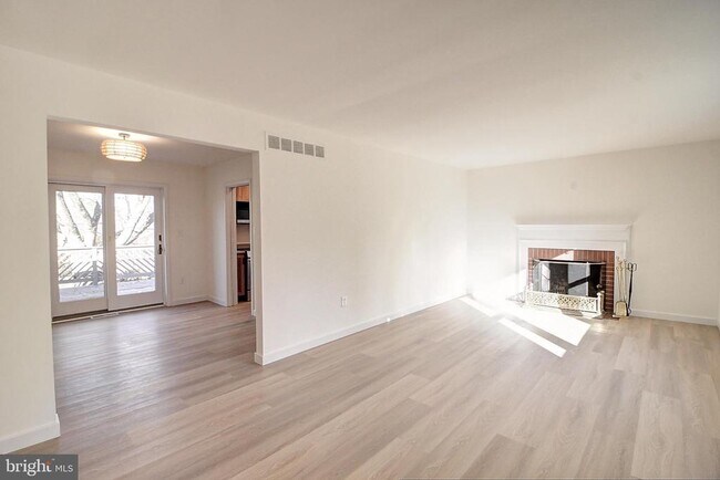 Photo - 915 Shawnee Dr