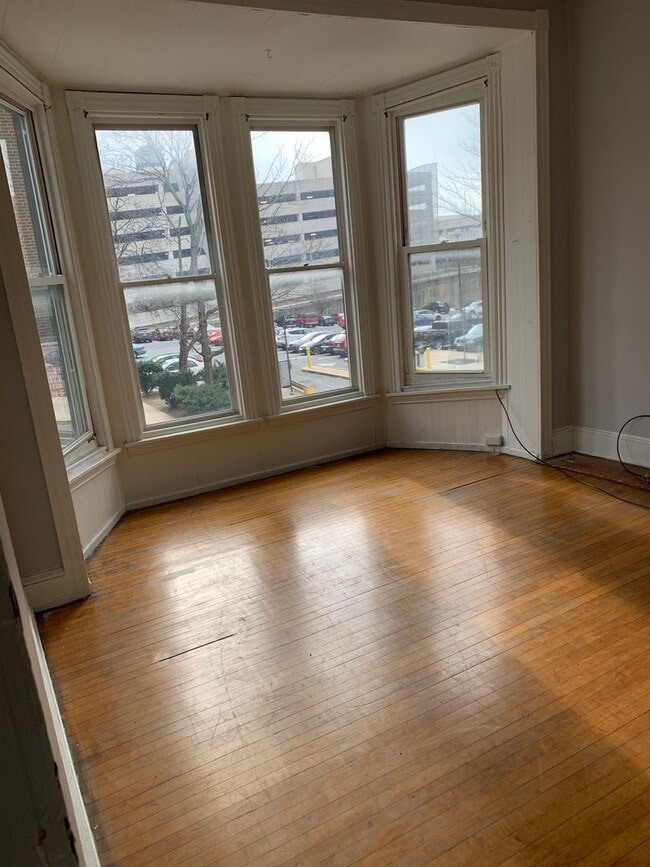 Photo - 725 Washington St Unit 2nd FL Front