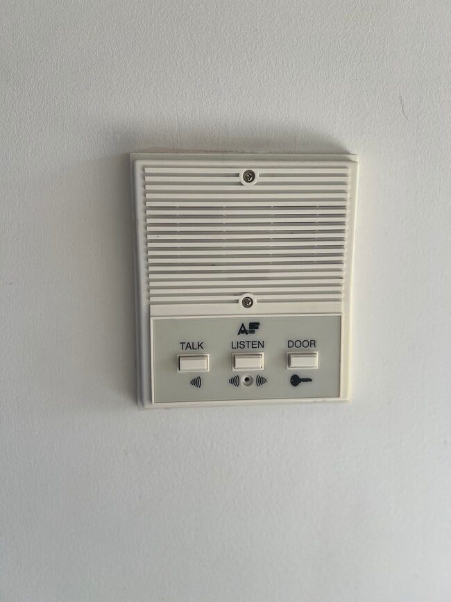 Photo - 1155 N Indiana St Unidad B