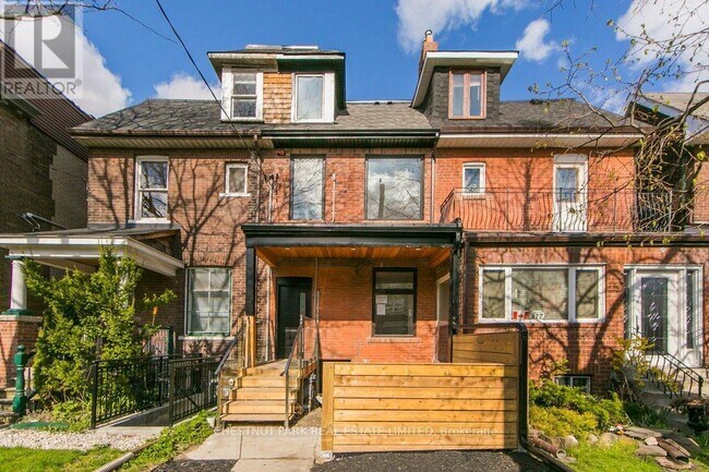 Photo - 379 St Clarens Ave Unité Main