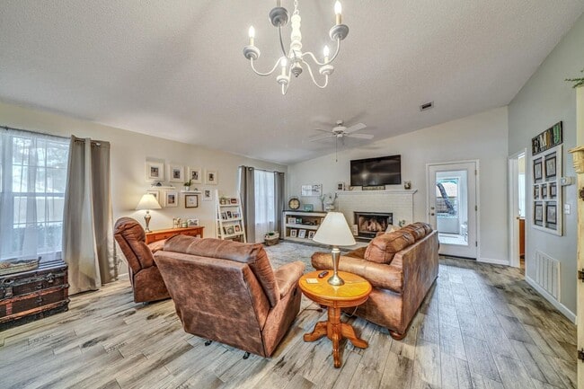 Photo - Updated 3 Bedroom in Central Location!
