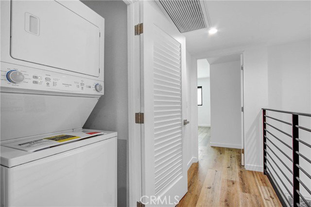 Photo - 4409 Saugus Ave