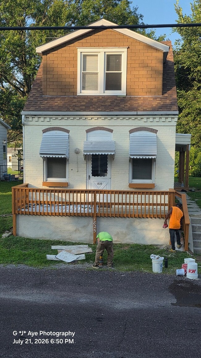 Building Photo - 1825 Bunsen Ave