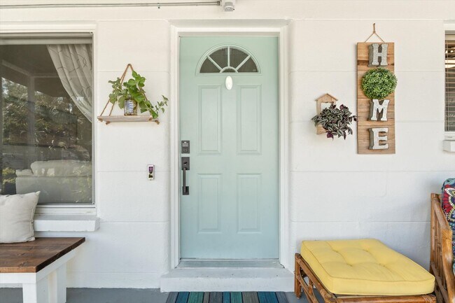 Photo - 2508 Britannia Rd