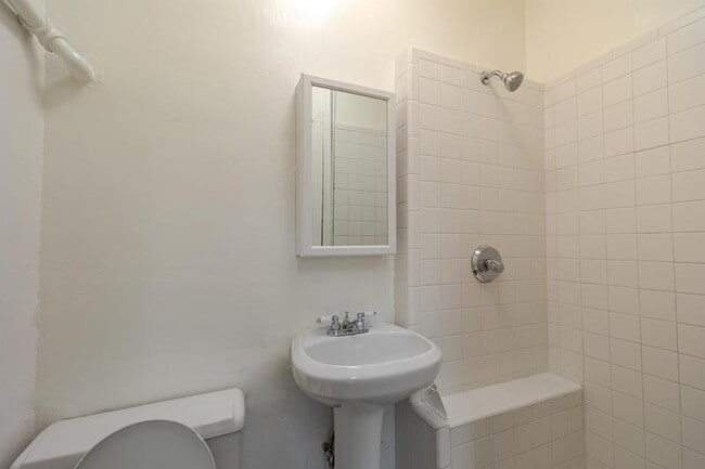 Photo - 1207 Clayton St Unit 5