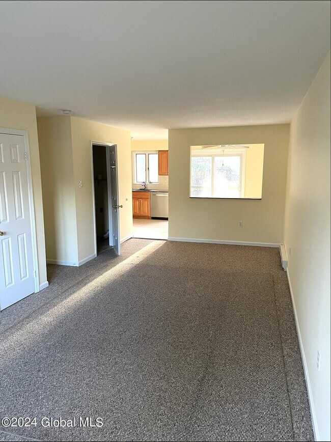 23 Woodridge Cir Townhome Townhome Rental in Clifton Park NY