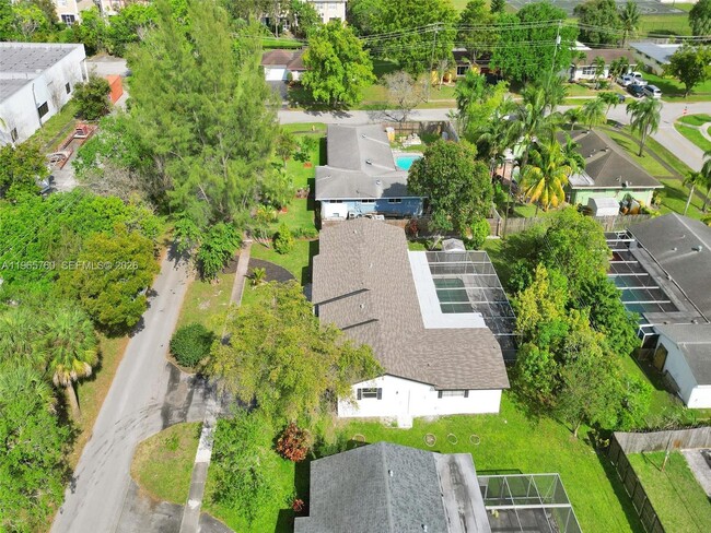 Photo - 4330 NW 8th St