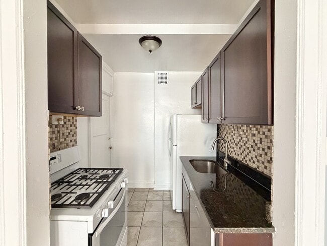 Photo - 1371 W Estes Ave Unit F4