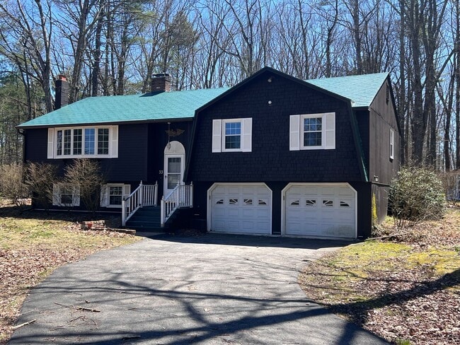 Building Photo - Check out this 3 bedroom 3 bath home for lease